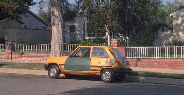 Dieser Renault 5 ist auch legendär, wenn er denn am gewohnten Platz steht ;)