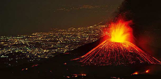 Wie heißt Siziliens berühmter aktiver Vulkan?