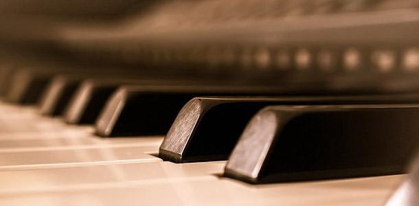 Sind diese Tasten eines Pianos fotografiert oder gemalt?