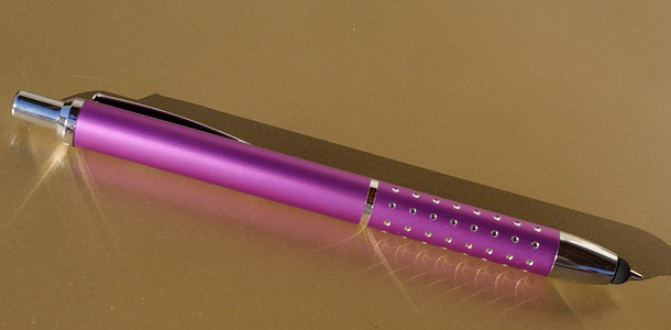 Wie heißt der obere Teil des Kugelschreibers, auf den man drückt?