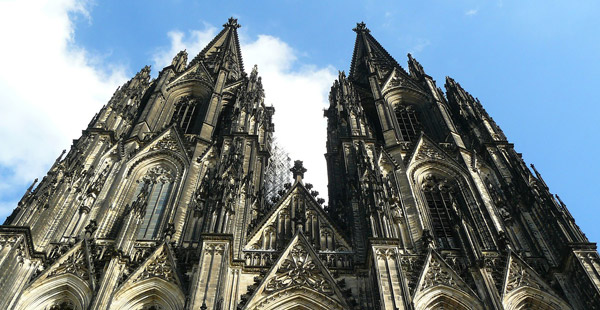 Zu welcher Stilepoche gehört der Kölner Dom?